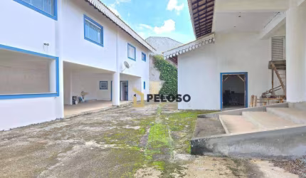 Sobrado com 4 dormitórios à venda, 650 m² por R$ 2.968.000,00 - Serra da Cantareira - Mairiporã/SP