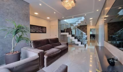 Sobrado com 202m² | 3 suítes | 6 vagas | Imirim - São Paulo/SP