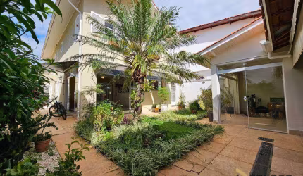 Sobrado à venda | 221m² | 4 dormitórios | 1 suíte | churrasqueira | 3 vagas - Jardim Floresta - São Paulo/SP