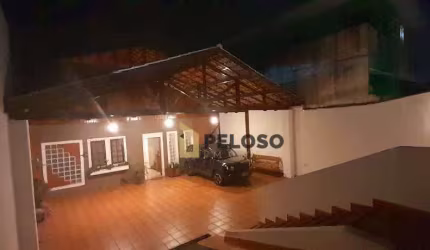 Sobrado a venda | 370m² |  2 dormitórios | 8 vagas | Tremembé - São Paulo/SP