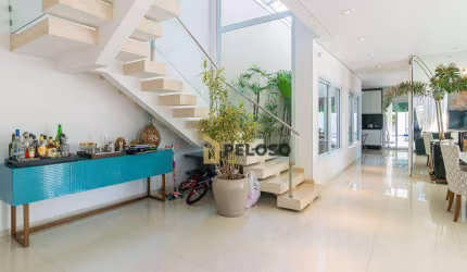 Sobrado á venda | 411m² | 4 suítes | 10 vagas | Piscina | Jardim Floresta - São Paulo/SP