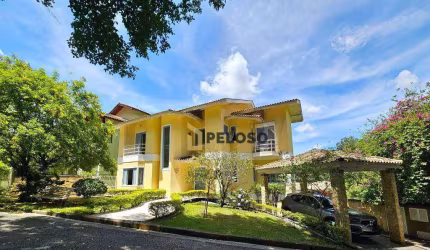 Sobrado à venda | 352m² | 4 suítes | churrasqueira | piscina | 5 vagas | Jardim Itatinga - São Paulo/SP
