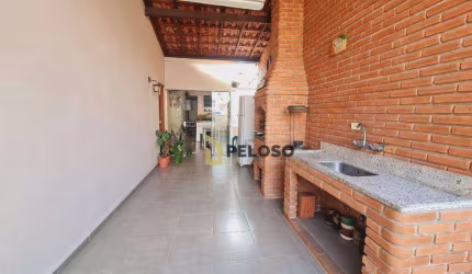 Casa à venda Residencial ou Comercial | 226m² | 6 dormitórios | 1 suíte | 2 vagas | Santana - São Paulo/SP