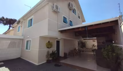 Sobrado à venda no bairro Cajuru - Curitiba/PR