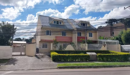 Sobrado à venda em Curitiba/PR