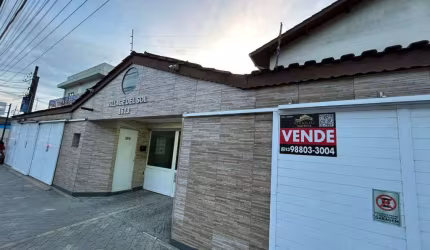 Guarujá Casa em Vilagio 70m² 2 Dormitórios 1 Vaga Piscina Churrasqueira Próximo de comércios