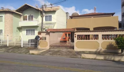 Casa com 5 dormitórios à venda, 420 m² por R$ 740.000,00 - Centro - São Pedro da Aldeia/RJ