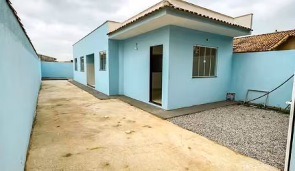 Casa com 2 dormitórios à venda, 60 m² por R$ 180.000 - Rua do Fogo - São Pedro da Aldeia/RJ