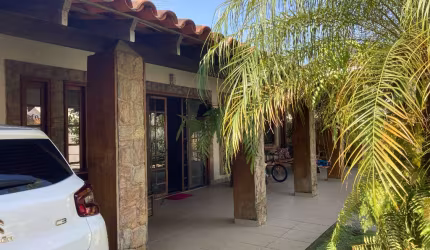 Casa linear terreno 621m2, 4 quartos, piscina - condomínio Rio Mar