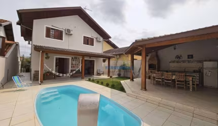 Casa à venda, 220 m² por R$ 1.690.000,00 - Urbanova - São José dos Campos/SP