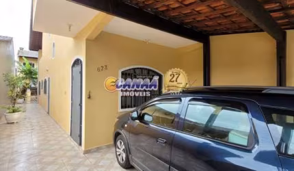 Sobrado com 3 quartos, Balneário Itaguai, Mongaguá - R$ 360 mil, Cod: 10569