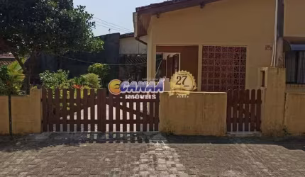 Casa com 2 dorms, Balneário Regina Maria, Mongaguá - R$ 395 mil, Cod: 12164