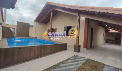Linda Casa a venda em Mongaguá, Lote inteiro, com piscina!
