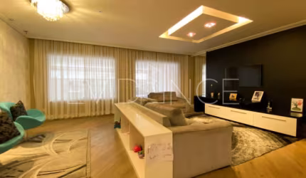 Sobrado à venda no Tatuapé com 253 m² - Quintal espaçoso