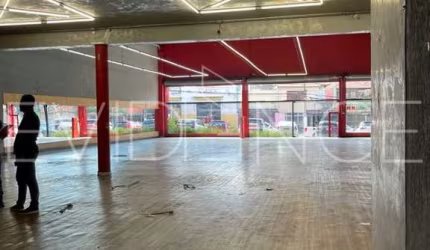 Aluga-se Salão Comercial no Tatuapé com 600m² de vão livre com 200m² de mezanino