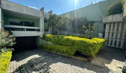 Sobrado com 5 dormitórios na Vila Diva