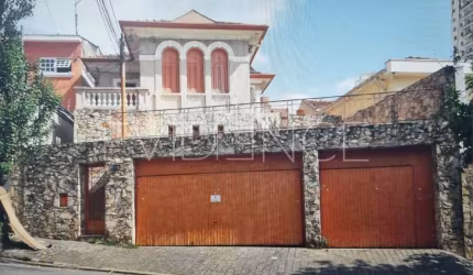ALUGA-SE SOBRADO  com 3 dormitórios, banheiros 2 vagas na Mooca