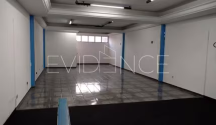 Salão piso superior próximo ao metro Carrão