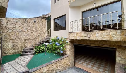 Sobrado à venda na Vila Carrão com 371 m²