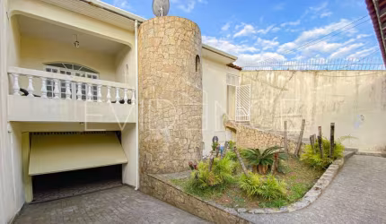 Casa Assobradada com Piscina/Churrasqueira!! 450 m²
