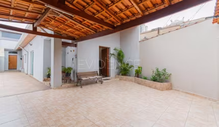 Casa Térrea na Mooca com Churrasqueira - 180 m² - 4 vagas