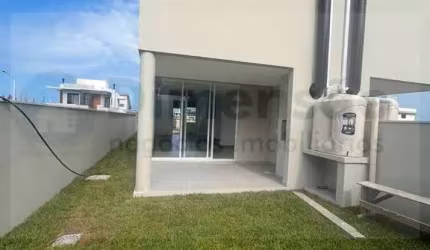 Casa Nova à Venda de 3 dormitórios ( 1 suíte) - Jardim Campeche - Florianópolis