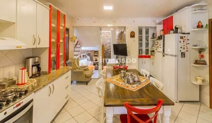 Casa Residencial Semi Mobiliada com Viabilidade Comercial