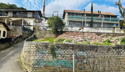 Terreno à Venda na Costeira do Pirajubaé, Florianópolis!