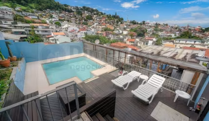 AGRONÔMICA - Casa à venda com 4 quartos (suíte), piscina em Florianópolis, SC