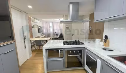 Apartamento com 3 dormitorios no centro de Florianopolis