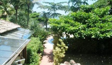 Casa com 4 suites na praia de Camburizinho em São Sebastião