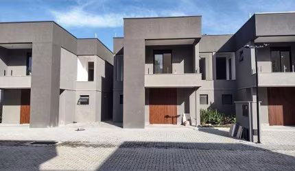 Casa nova com 4 suites na praia Barra do Sahy