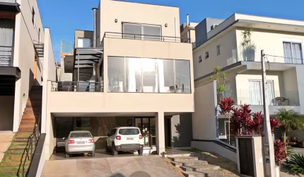 Casa com 4 dormitorios no Mosaico da Serra