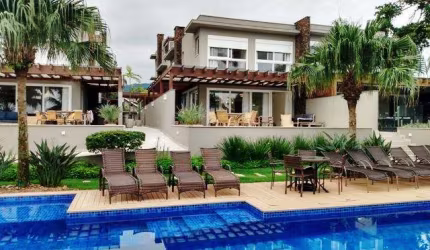 Casa frente ao mar em Juquehy