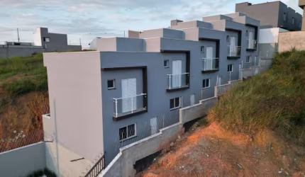 Casa com 2 suites no Botujuru