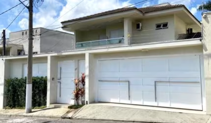 Casa para Venda em Mogi das Cruzes, Vila Oliveira, 3 dormitórios, 3 suítes, 4 banheiros, 4 vagas