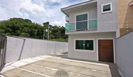 Casa com 3 dormitorios e quintal grande em Mogi das Cruzes
