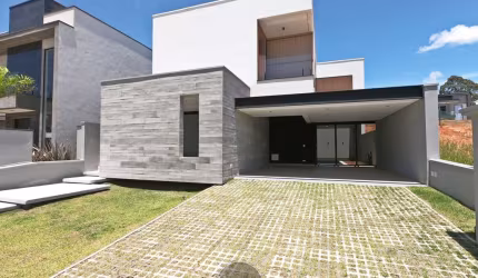Casa com 3 suites e piscina no Mosaico Essence