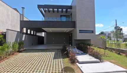 Casa com 3 suites e piscina no Granja Anita