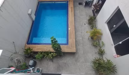 Sobrado com piscina 400 metros da Praia