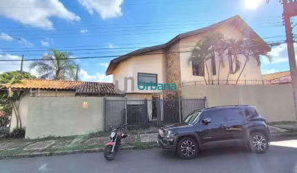 Sobrado á venda de Esquina.