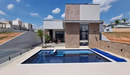 Casa à venda no Condomínio Portal dos Bandeirantes - Salto/SP