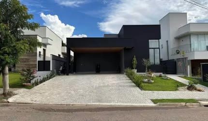 Casa à venda no Condomínio Portal dos Bandeirantes - Salto/SP