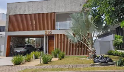 Casa à venda no Condomínio Portal dos Bandeirantes - Salto/SP