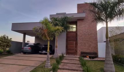 Casa à venda no Condomínio Portal dos Bandeirantes - Salto/SP