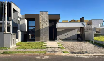 Casa à venda no Condomínio Portal dos Bandeirantes - Salto/SP