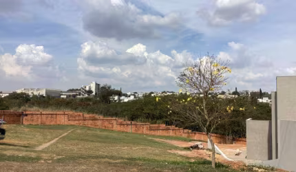 Terreno à venda no Condomínio Terras de Mont Serrat - Salto/SP