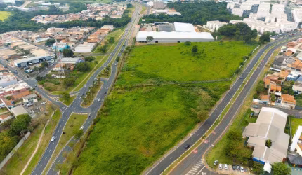 Área à venda em Salto/SP.