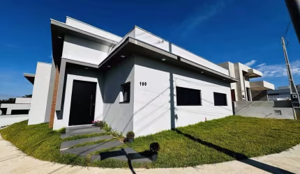 Casa à venda no Condomínio Lagos D'Ícarai - Salto/SP