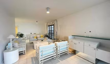 Apartamento à venda e locação no Apartamento Frente Mar - Guarujá/SP